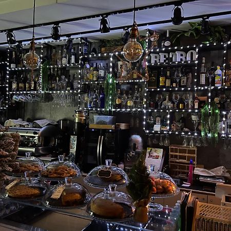 B&B Caffe Retro' 시스테르나 디 라티나 외부 사진