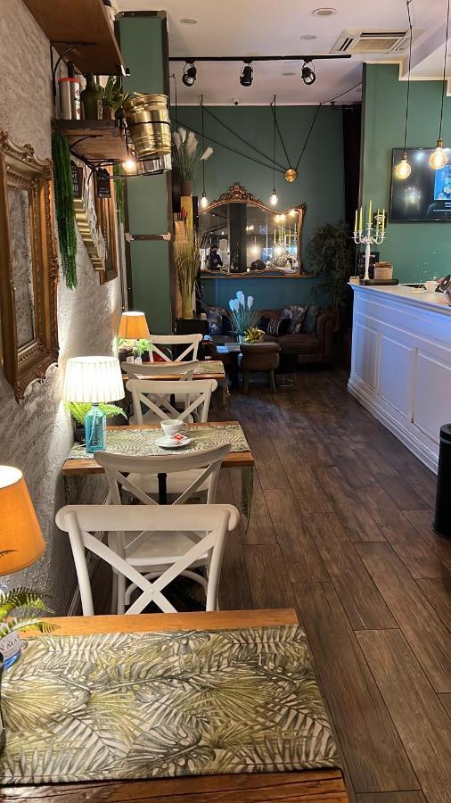B&B Caffe Retro' 시스테르나 디 라티나 외부 사진